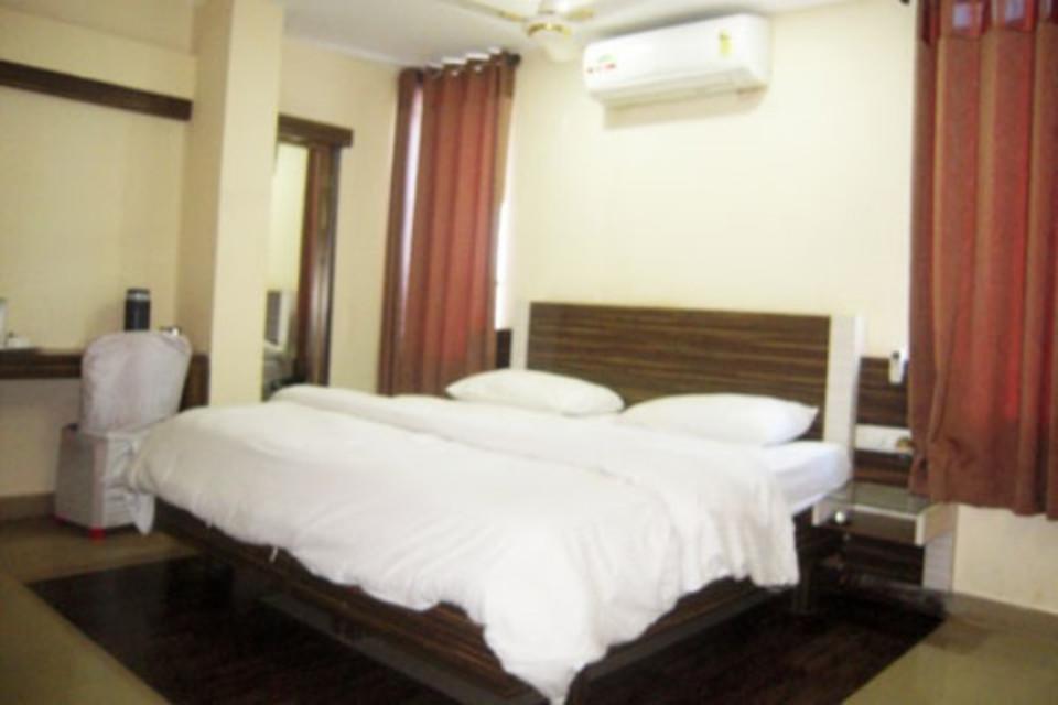 Hotel Swayam Джабалпур Стая снимка